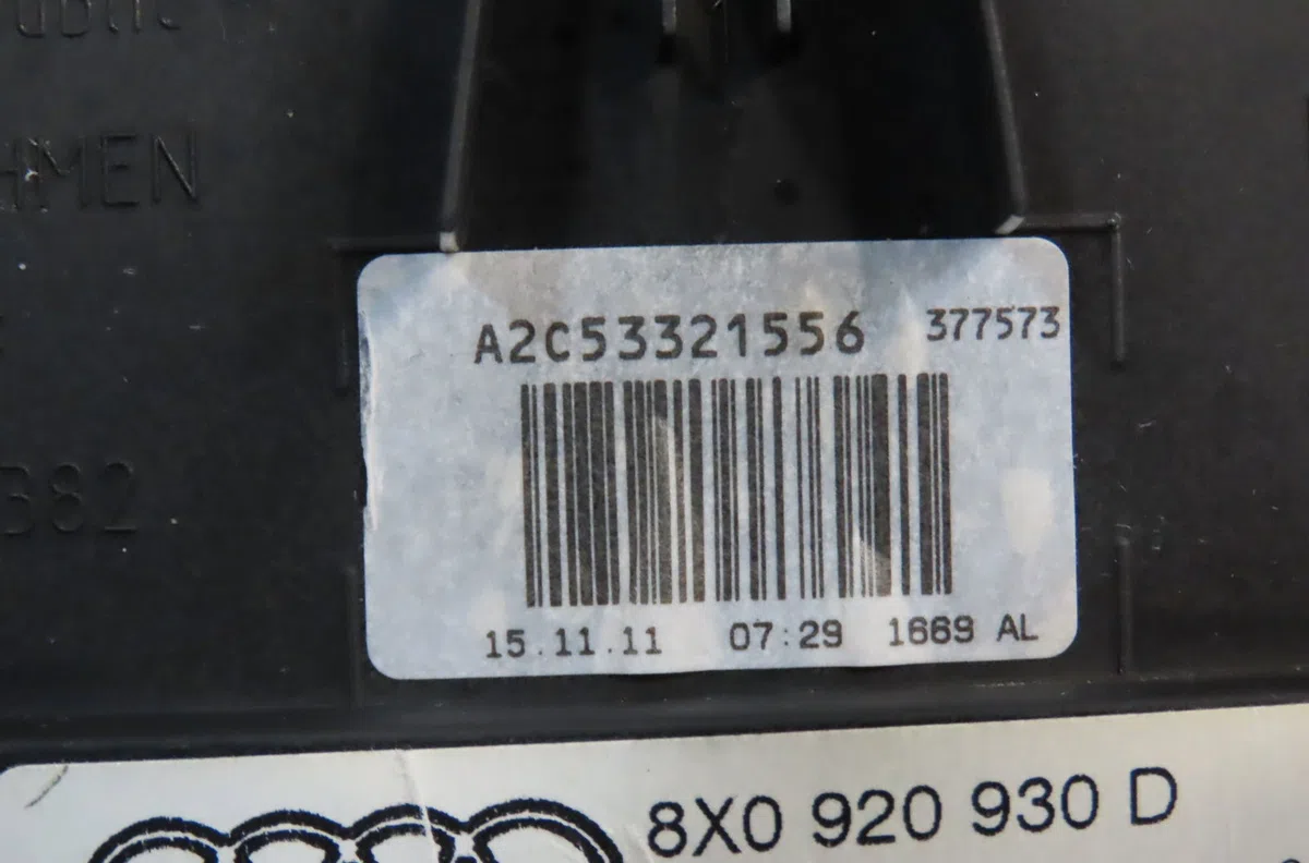 Compteur Audi A1 (8X1, 8XK) 1.6 tdi (2011-2015) 3 portes occasion — photo 4