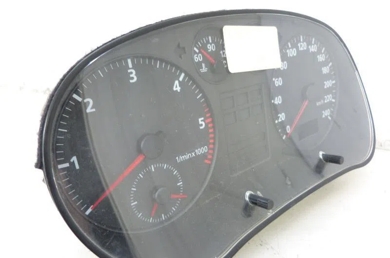 Compteur AUDI A3 1 PHASE 1 occasion — photo 3