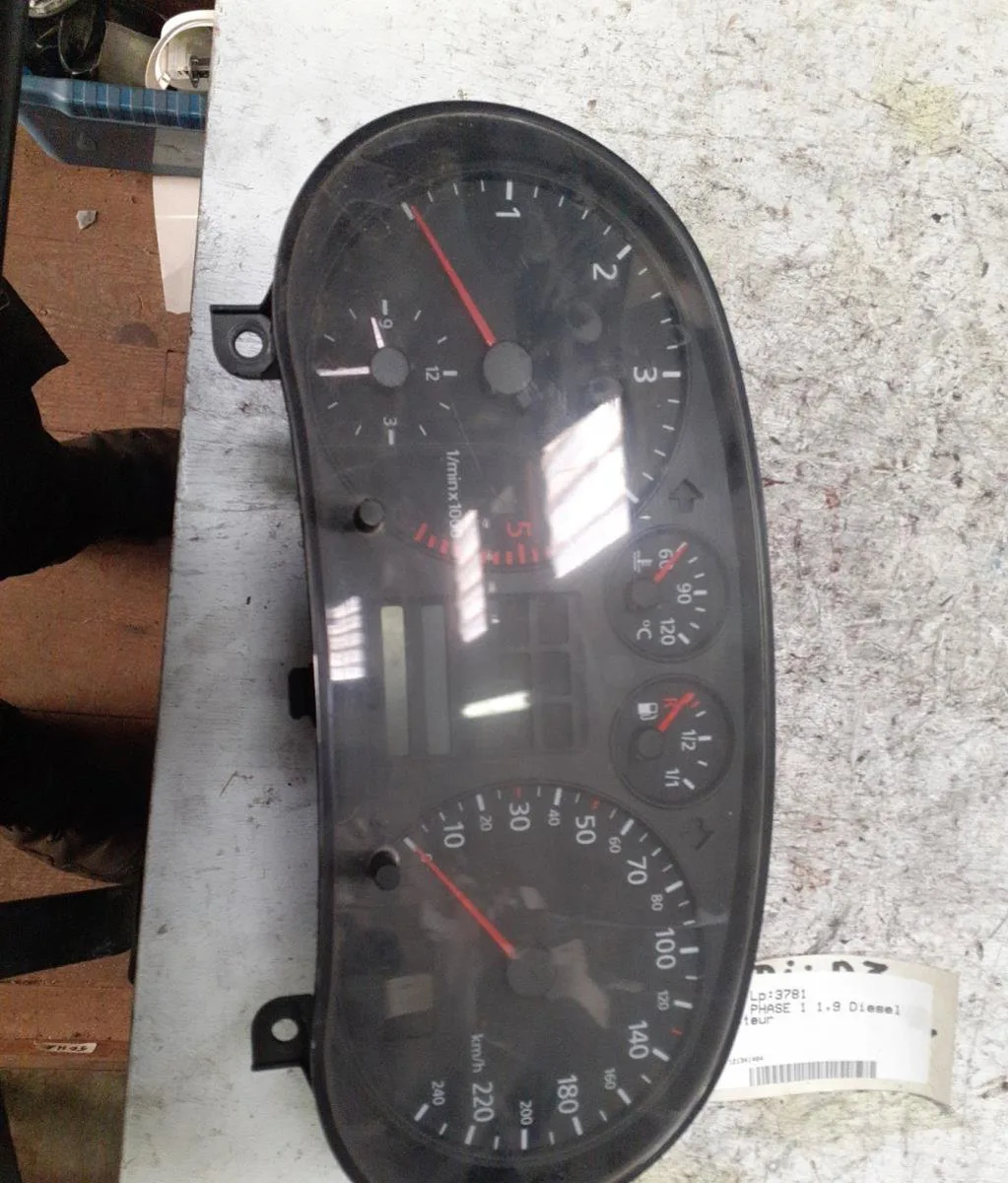 Compteur Audi A3 (8L1) 1.9 tdi (1996-2001) occasion