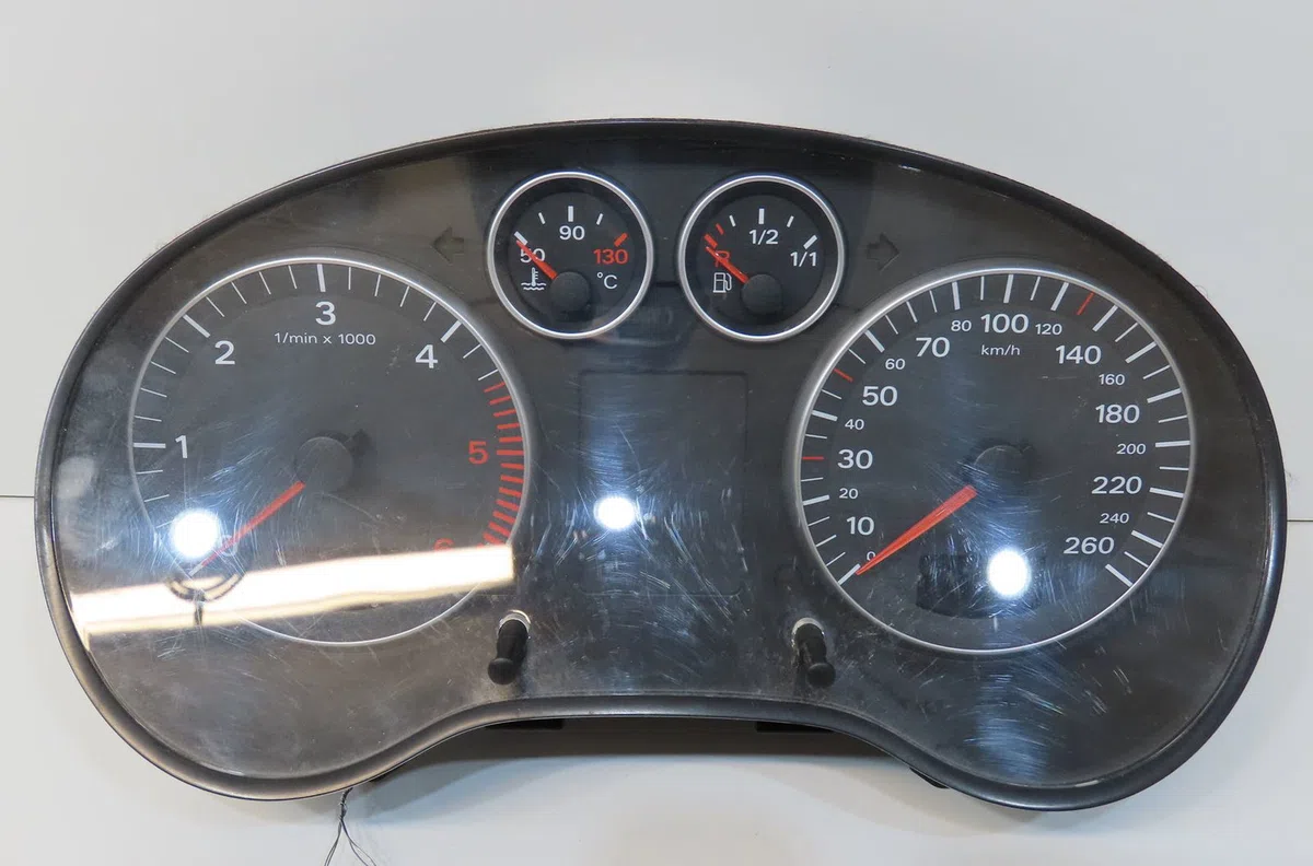 Compteur Audi A3 (8P1) 1.9 tdi (2003-2010) 3 portes occasion — photo 2
