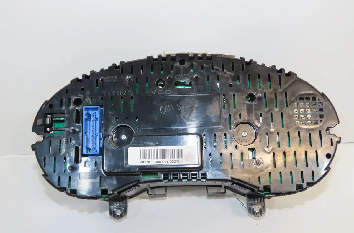 Compteur Audi A3 Sportback (8PA) 2.0 tdi 16v (2004-2013) 5 portes occasion — photo 2