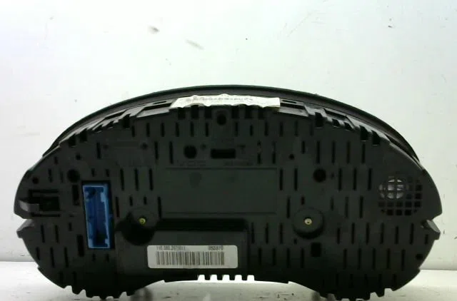 Compteur Audi A3 Sportback (8PA) 2.0 tdi 16v (2004-2013) 5 portes occasion — photo 2