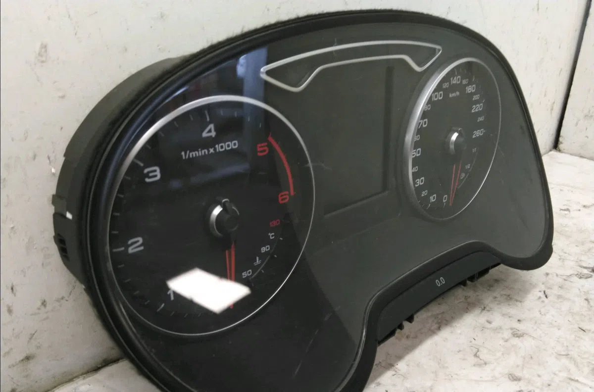 Compteur Audi A3 Sportback (8VA, 8VF) 2.0 tdi (2012-2020) 5 portes occasion — photo 2