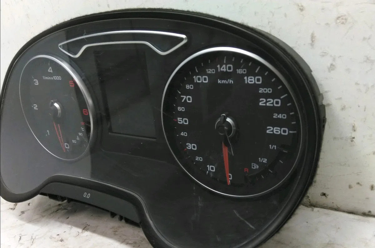 Compteur Audi A3 Sportback (8VA, 8VF) 2.0 tdi (2012-2020) 5 portes occasion — photo 3