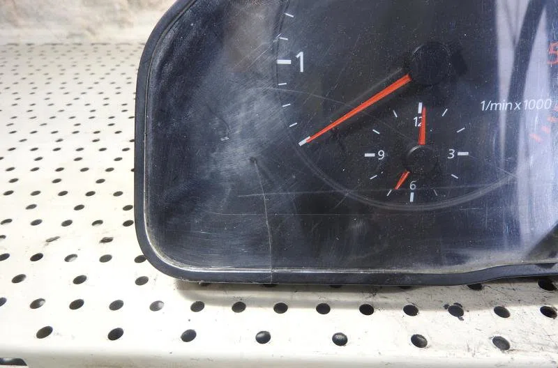Compteur AUDI A4 1 AVANT PHASE 1 BREAK occasion — photo 2