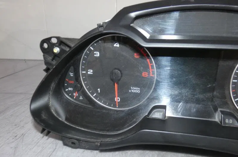 Compteur AUDI A4 3 AVANT PHASE 1 BREAK occasion — photo 3