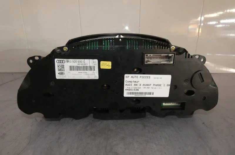 Compteur AUDI A4 3 AVANT PHASE 1 BREAK occasion — photo 4