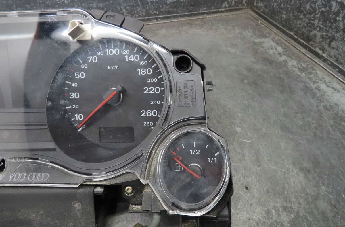 Compteur AUDI A8 2003 occasion — photo 2