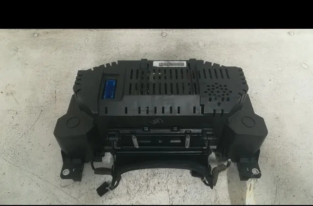 Compteur Audi A8 D3 (4E2, 4E8) 4.2 fsi quattro (2006-2010) occasion — photo 2