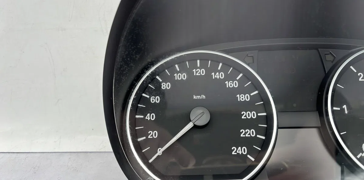 Compteur BMW SERIE 1 E87 PHASE 2 occasion — photo 2