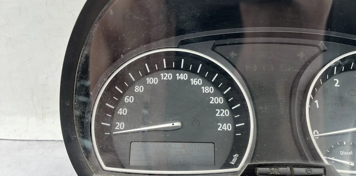 Compteur BMW X3 E83 PHASE 1 occasion — photo 2