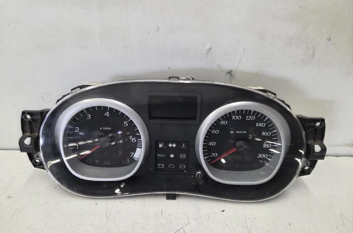 Compteur DACIA DUSTER 1 PHASE 1 occasion — photo 2