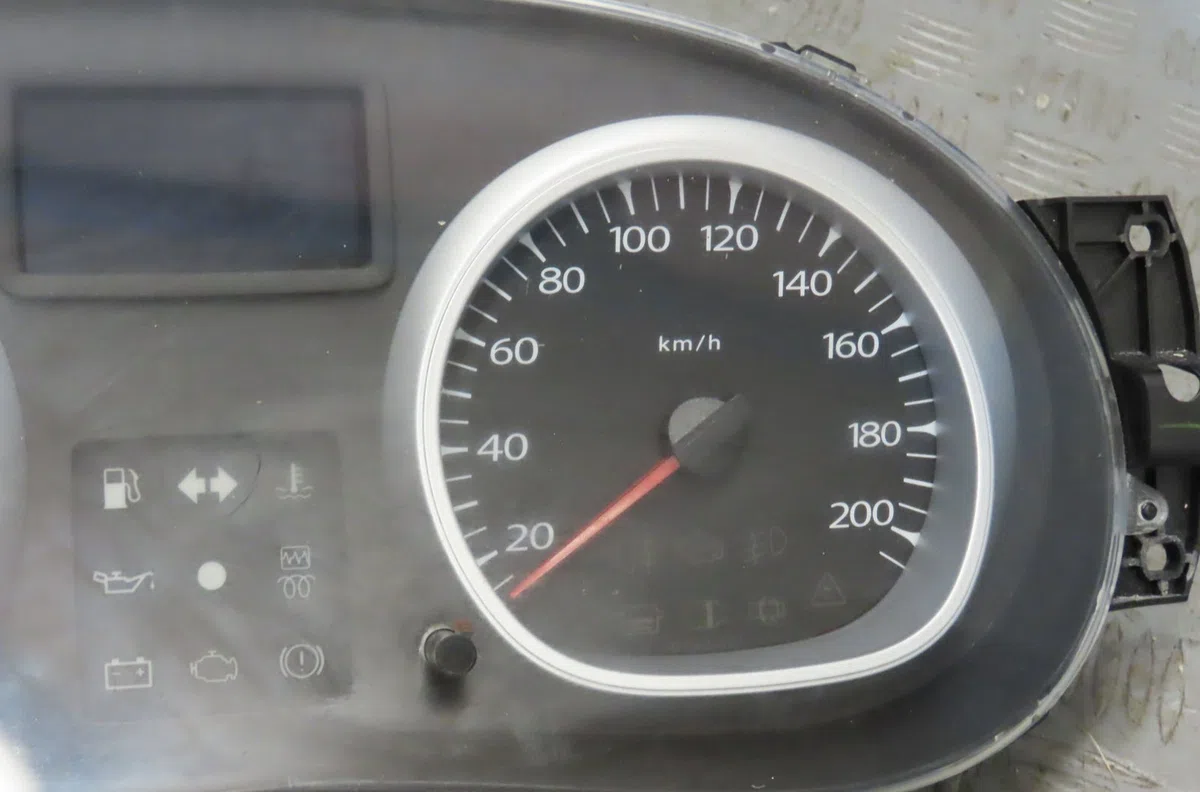 Compteur DACIA DUSTER 2010 occasion — photo 3