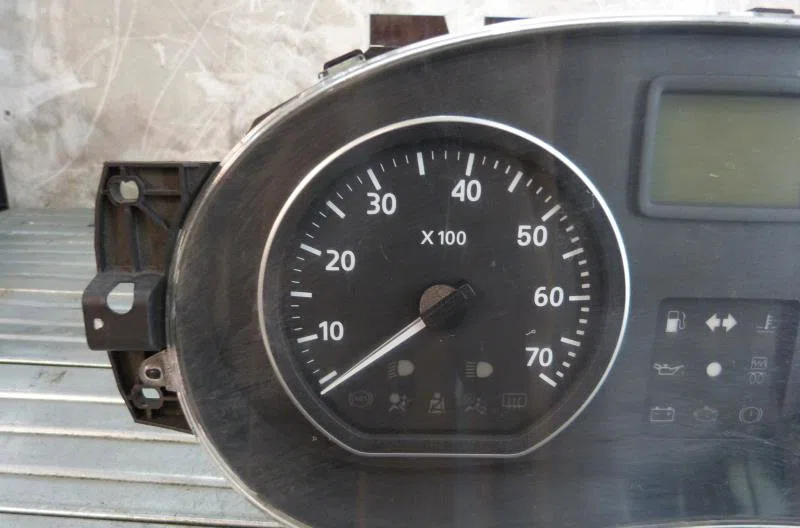 Compteur DACIA SANDERO 1 occasion — photo 2