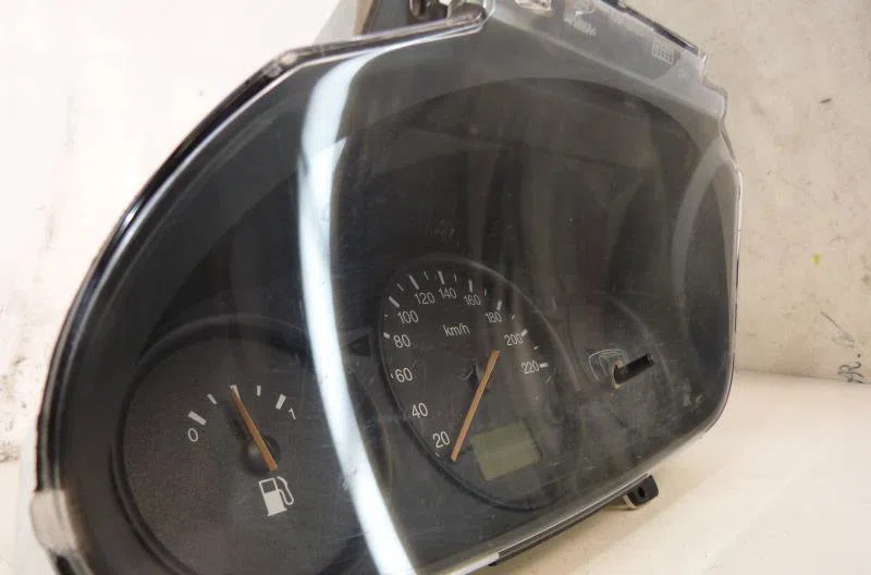 Compteur FORD COURRIER 4 occasion — photo 4