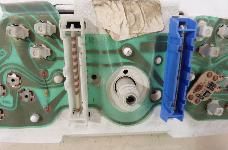 Compteur FORD FIESTA 4 PHASE 1 occasion — photo 2