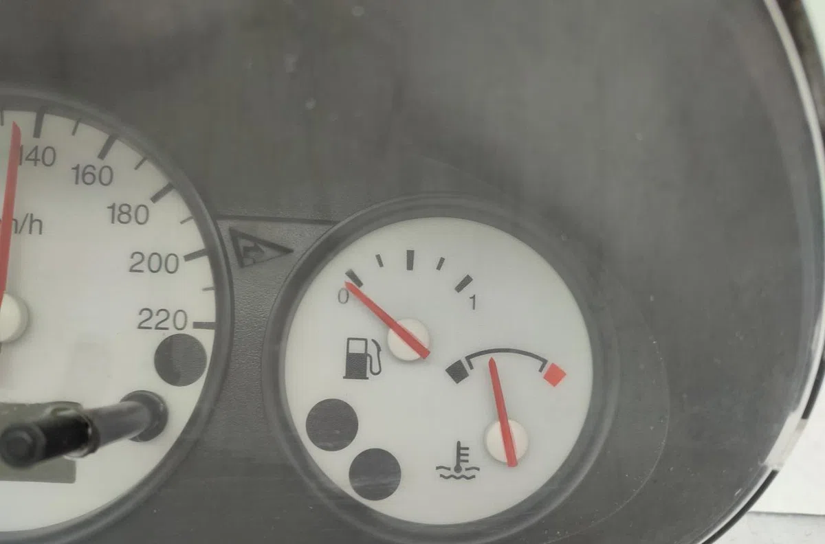 Compteur FORD FIESTA 4 PHASE 2 occasion — photo 2