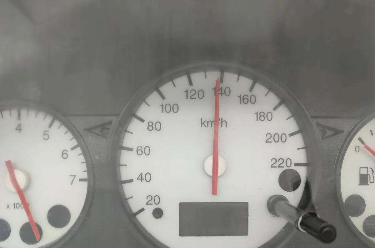 Compteur FORD FIESTA 4 PHASE 2 occasion — photo 3