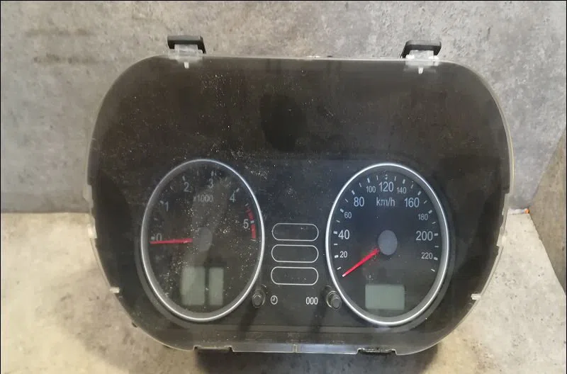 Compteur Ford FIESTA V (JH_, JD_) 1.6 tdci (2004-2008) occasion — photo 4