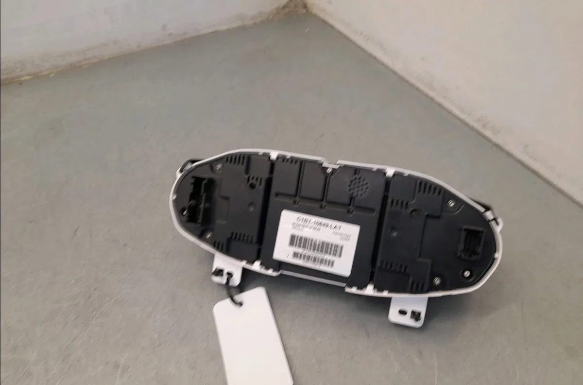 Compteur Ford FIESTA VI (CB1, CCN) 1.0 ecoboost (2013) occasion — photo 2