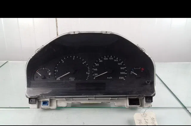 Compteur Land rover RANGE ROVER II (P38A) 2.5 d 4x4 (1994-2002) occasion — photo 2