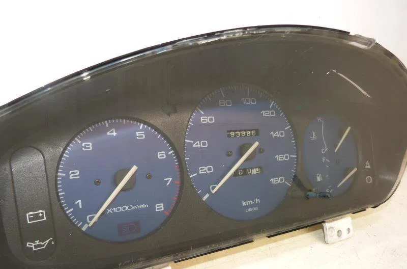 Compteur MAZDA 626 3 PHASE 1 occasion — photo 3