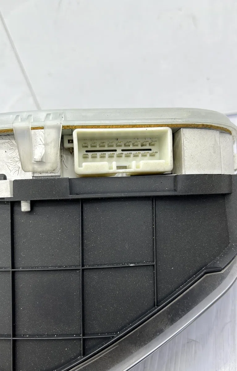 Compteur MAZDA 626 4 PHASE 2 occasion — photo 4