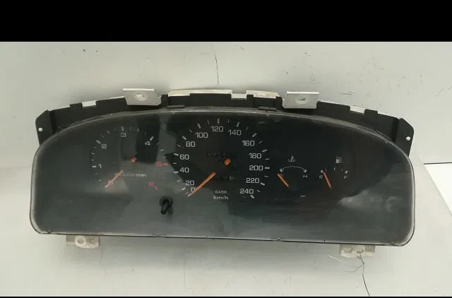 Compteur MAZDA 626 II 1996 occasion