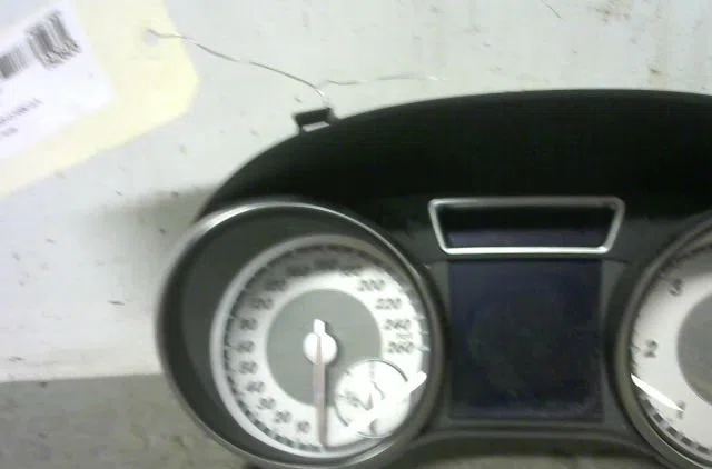 Compteur Mercedes-benz CLA Coupé (C117) Cla 200 cdi (117.301) (2013-2014) occasion — photo 3