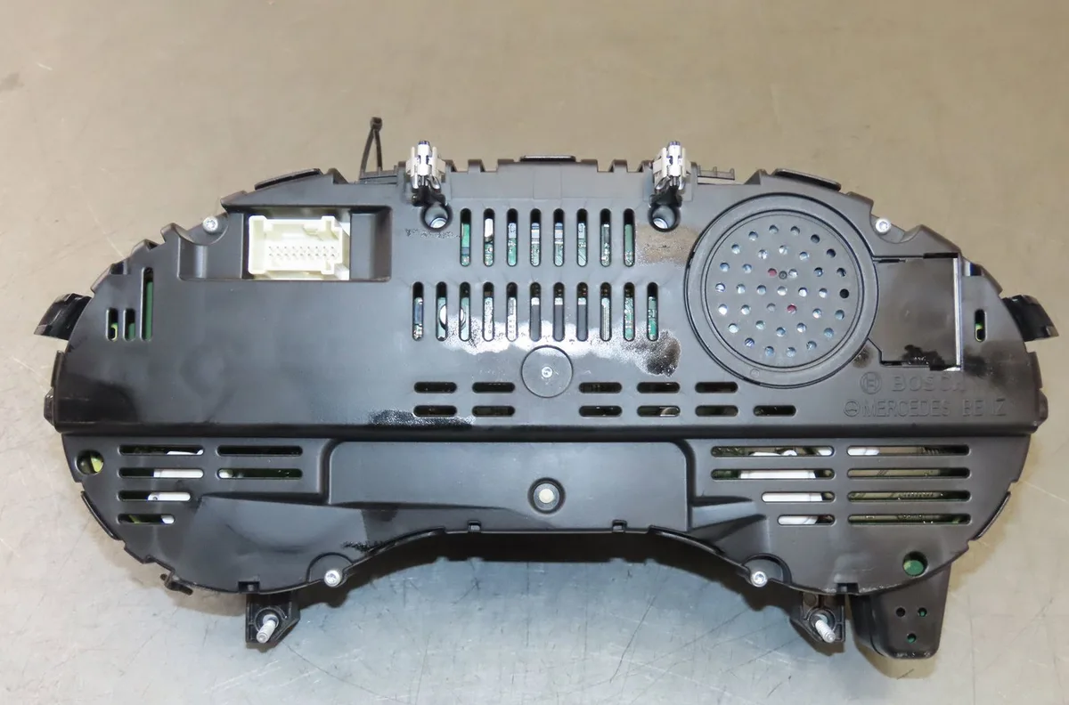 Compteur Mercedes-benz CLASSE A (W176) A 200 cdi - d 4-matic (176.002) (2014-2018) occasion — photo 4