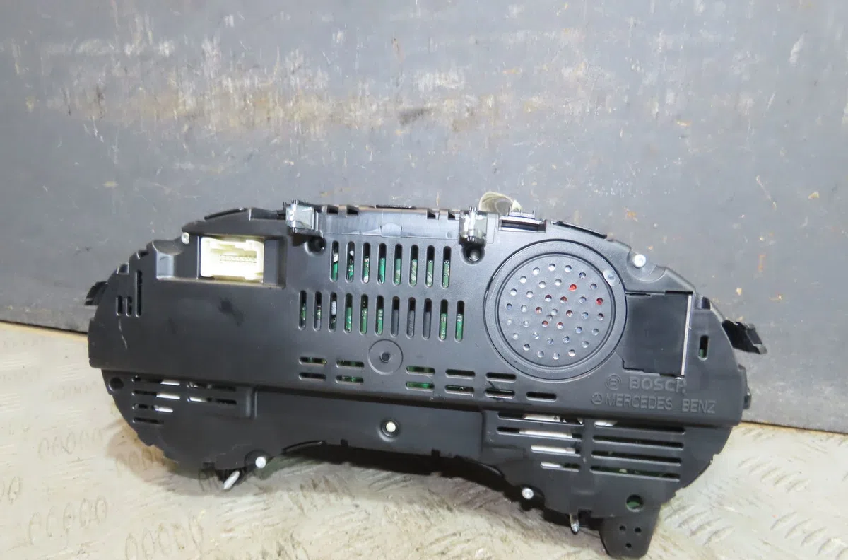 Compteur Mercedes-benz CLASSE A (W176) A 250 (176.050) (2015-2018) occasion — photo 2