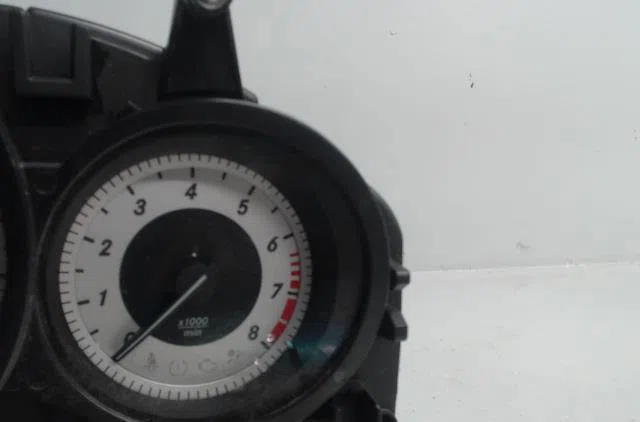 Compteur Mercedes-benz CLASSE C T-Model (S204) C 250 cgi (204.247) (2009-2014) occasion — photo 2