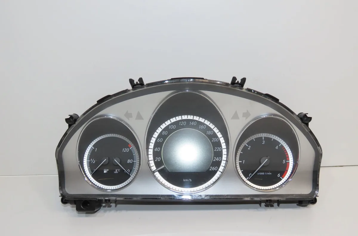 Compteur Mercedes-benz CLASSE C (W204) C 220 cdi (204.002) (2008-2014) 4 portes occasion