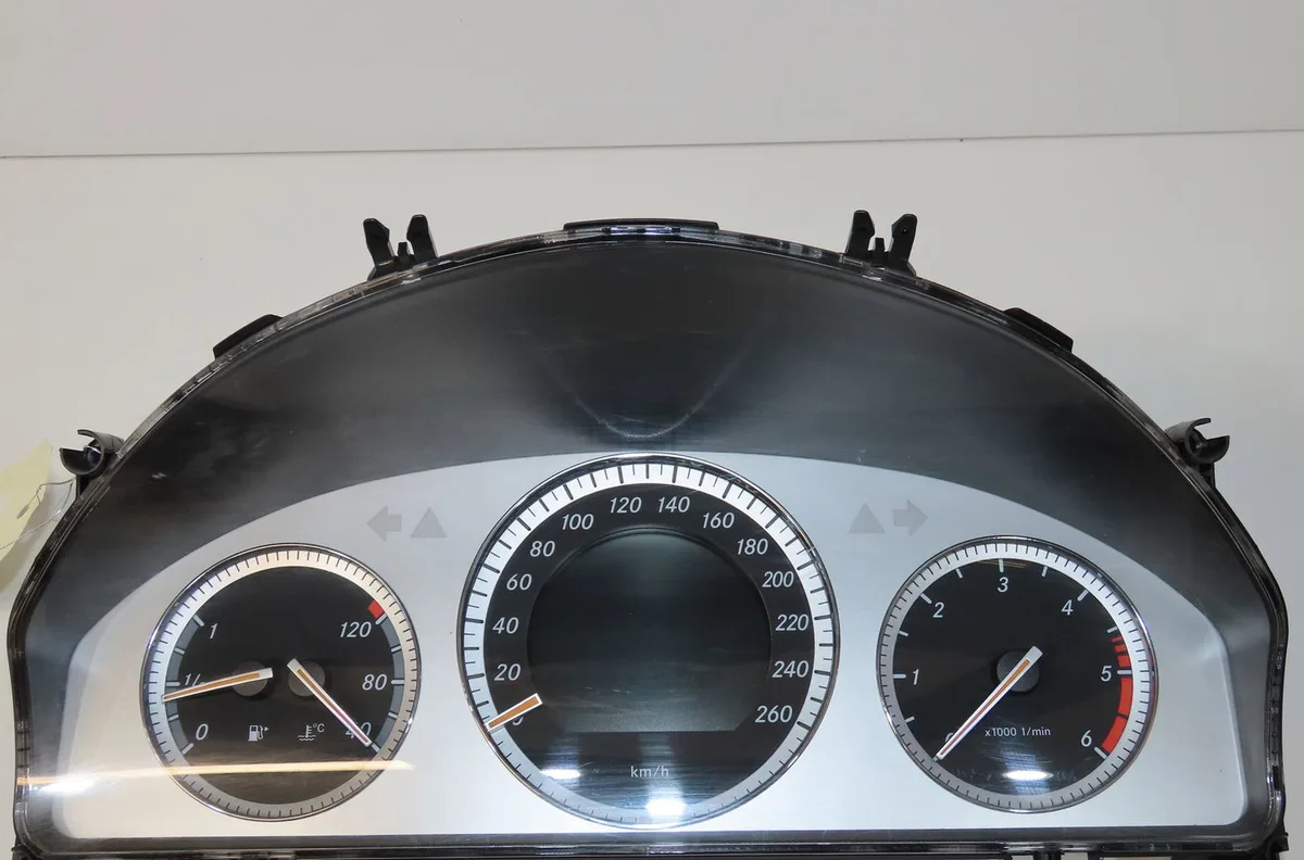 Compteur Mercedes-benz CLASSE C (W204) C 220 cdi (204.008) (2007-2008) 4 portes occasion