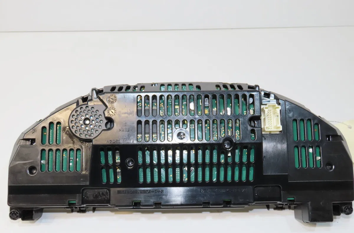 Compteur Mercedes-benz CLASSE C (W204) C 220 cdi (204.008) (2007-2008) 4 portes occasion — photo 2