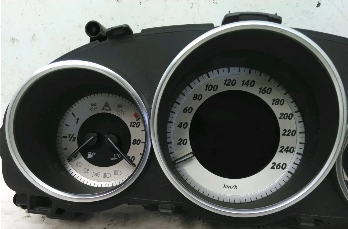 Compteur Mercedes-benz CLASSE E Coupé (C207) E 220 cdi - d (207.302, 207.301) (2010-2016) occasion — photo 2