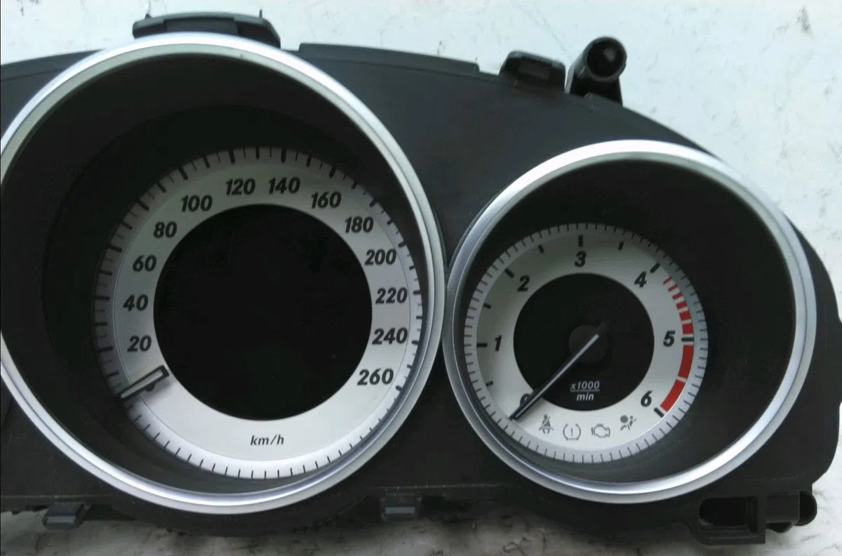 Compteur Mercedes-benz CLASSE E Coupé (C207) E 220 cdi - d (207.302, 207.301) (2010-2016) occasion — photo 3