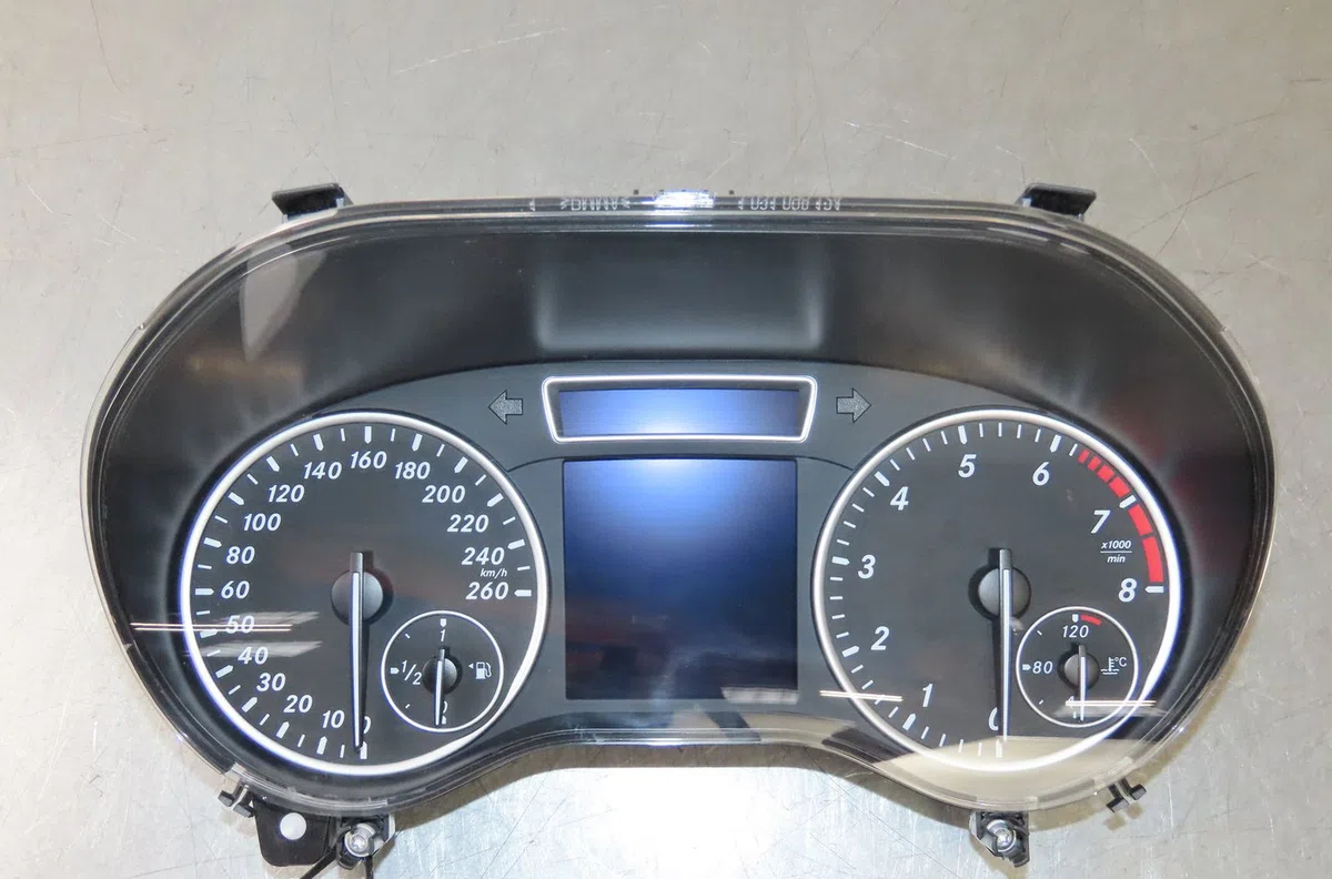 Compteur Mercedes-benz CLASSE GLA (X156) Gla 180 (156.942) (2015) occasion
