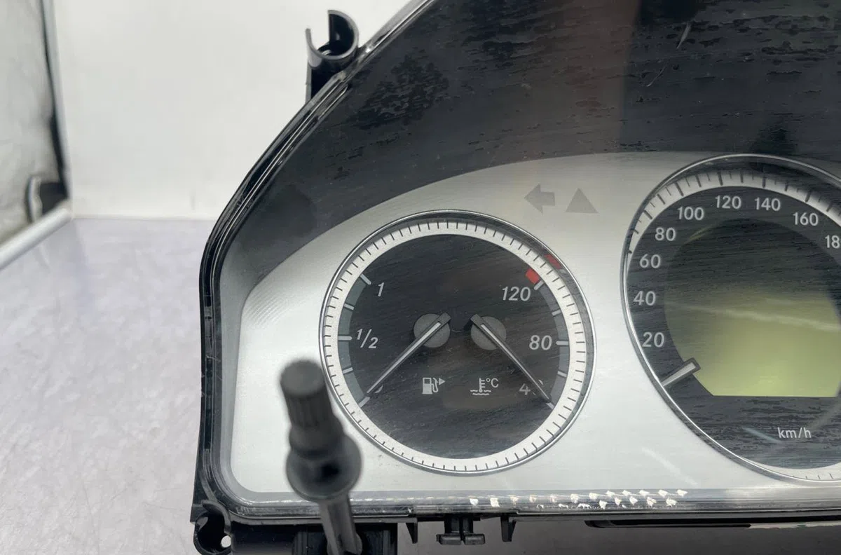 Compteur MERCEDES CLASSE C 204 PHASE 1 occasion — photo 3