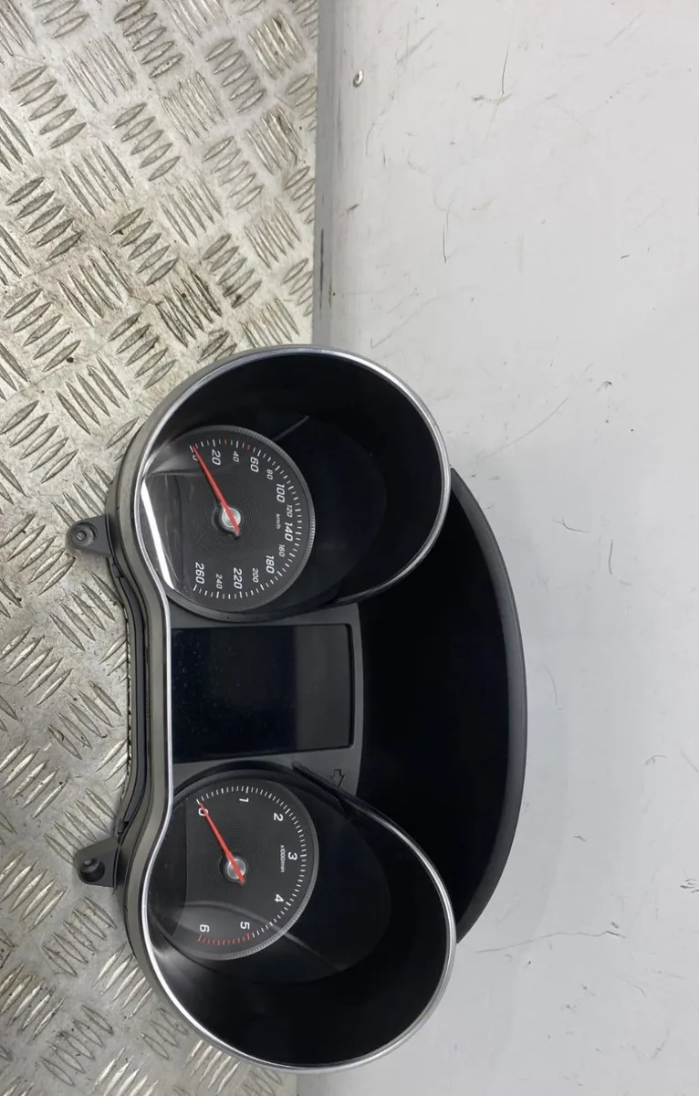 Compteur MERCEDES CLASSE C 205 PHASE 1 COUPE occasion