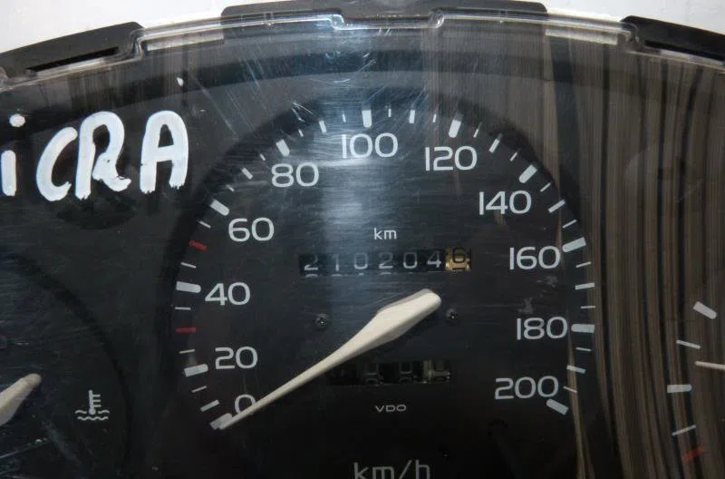 Compteur NISSAN MICRA 2 PHASE 2 occasion — photo 4