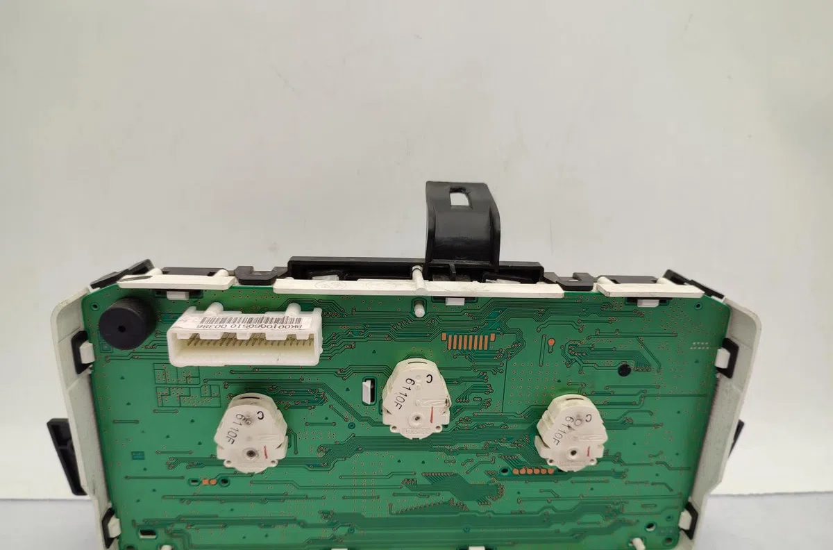 Compteur NISSAN MICRA 3 PHASE 2 occasion — photo 2