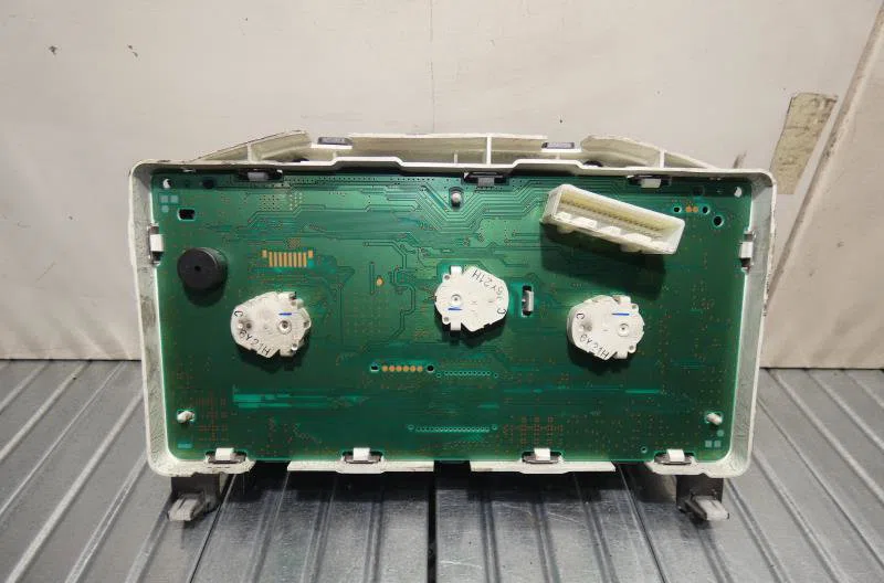 Compteur NISSAN NOTE 1 PHASE 1 occasion — photo 4