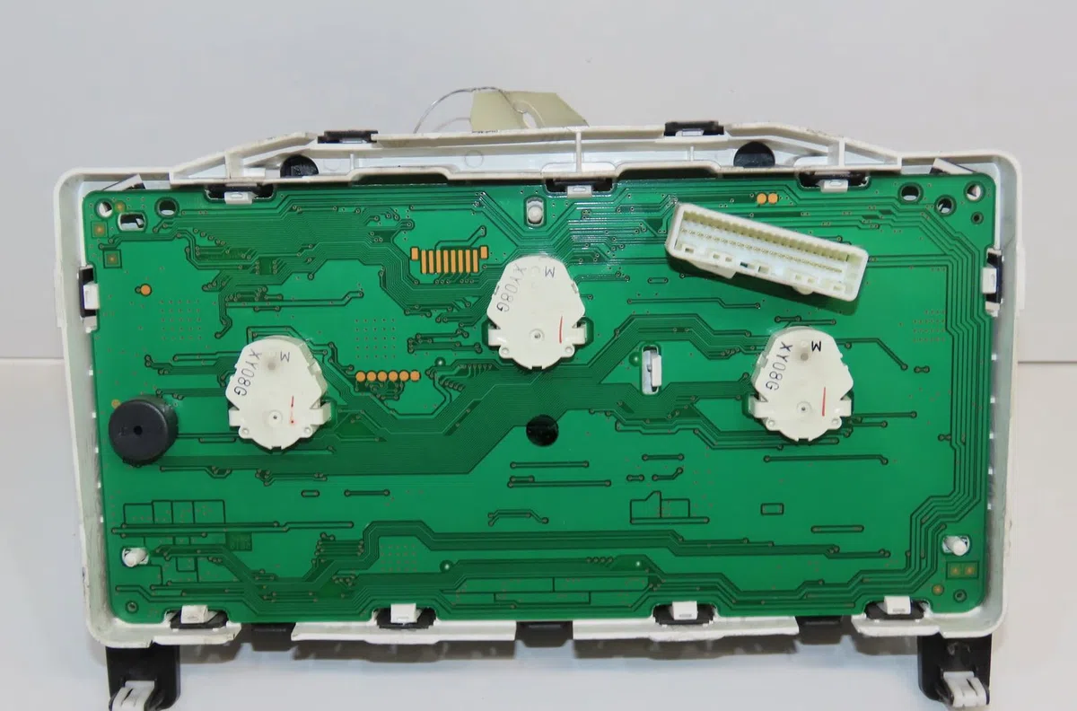 Compteur Nissan NOTE (E11, NE11) 1.4 (2006-2012) occasion — photo 2