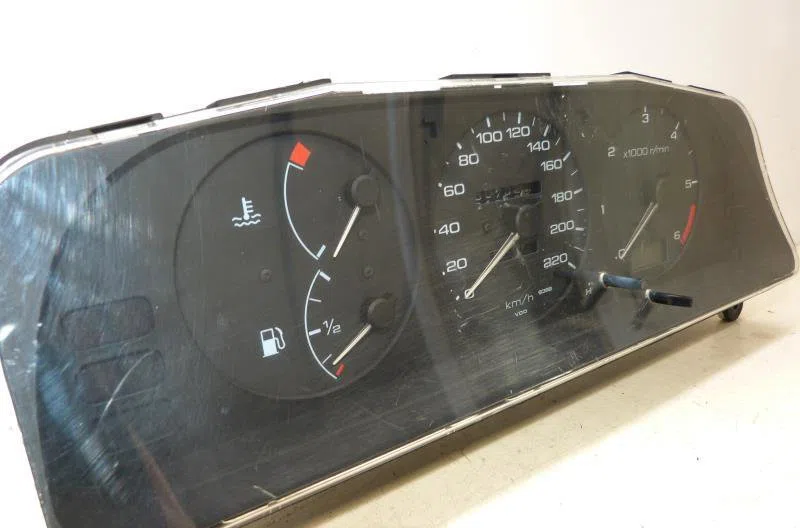 Compteur NISSAN PRIMERA 1 PHASE 1 occasion — photo 3