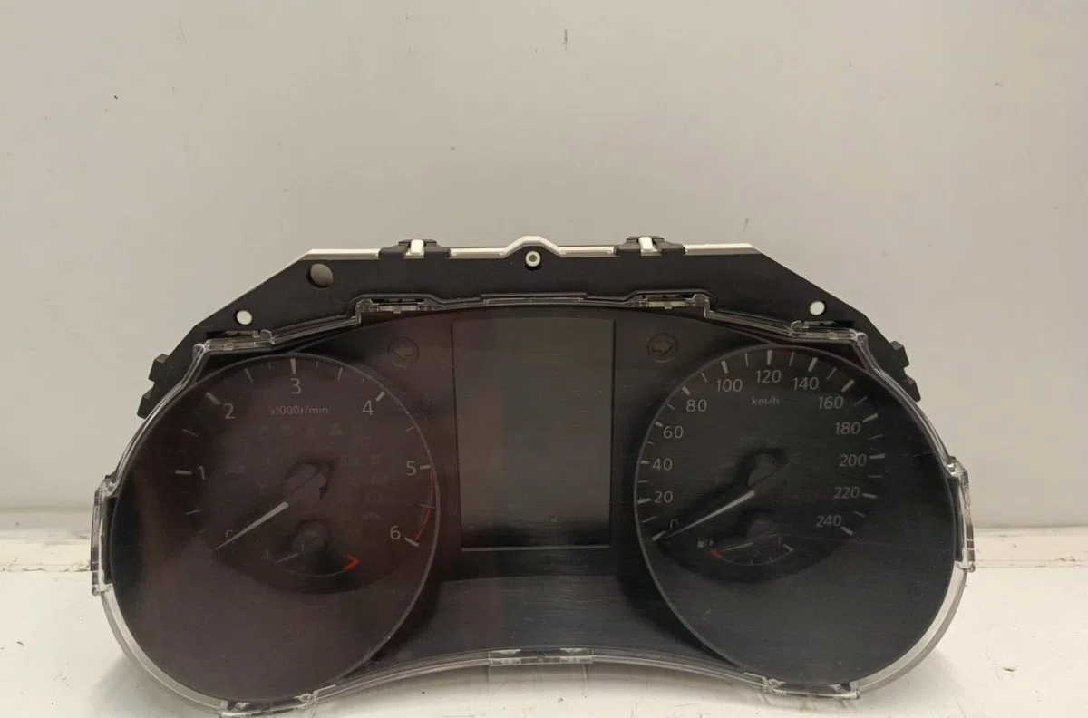 Compteur NISSAN QASHQAI 2 PHASE 1 occasion — photo 2