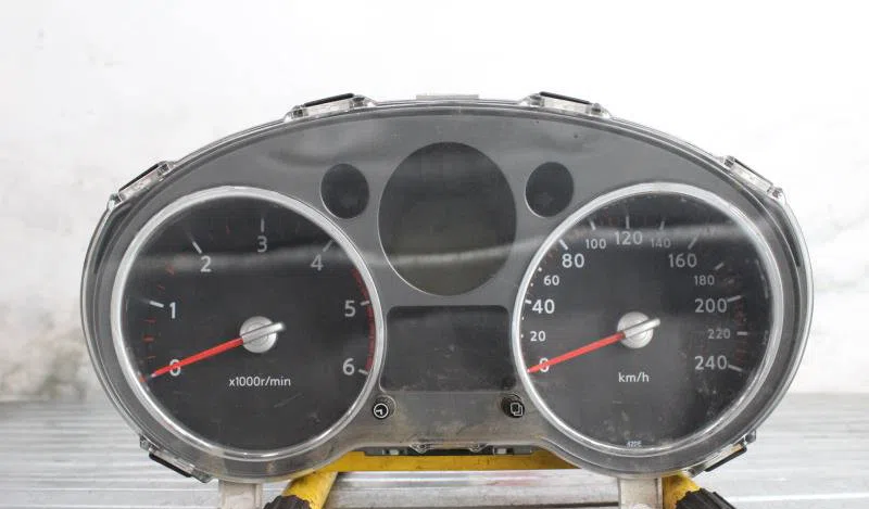 Compteur NISSAN X-TRAIL 2 PHASE 1 occasion — photo 2