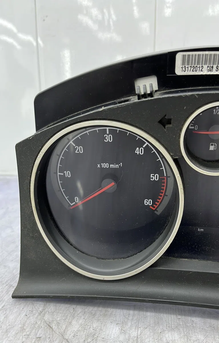 Compteur OPEL ASTRA H PHASE 1 BREAK occasion — photo 4
