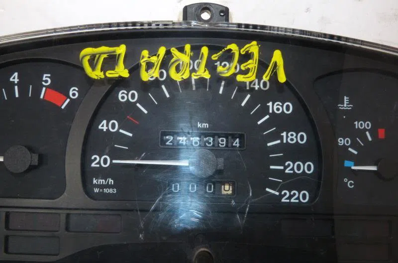 Compteur OPEL VECTRA B PHASE 2 BREAK occasion — photo 4