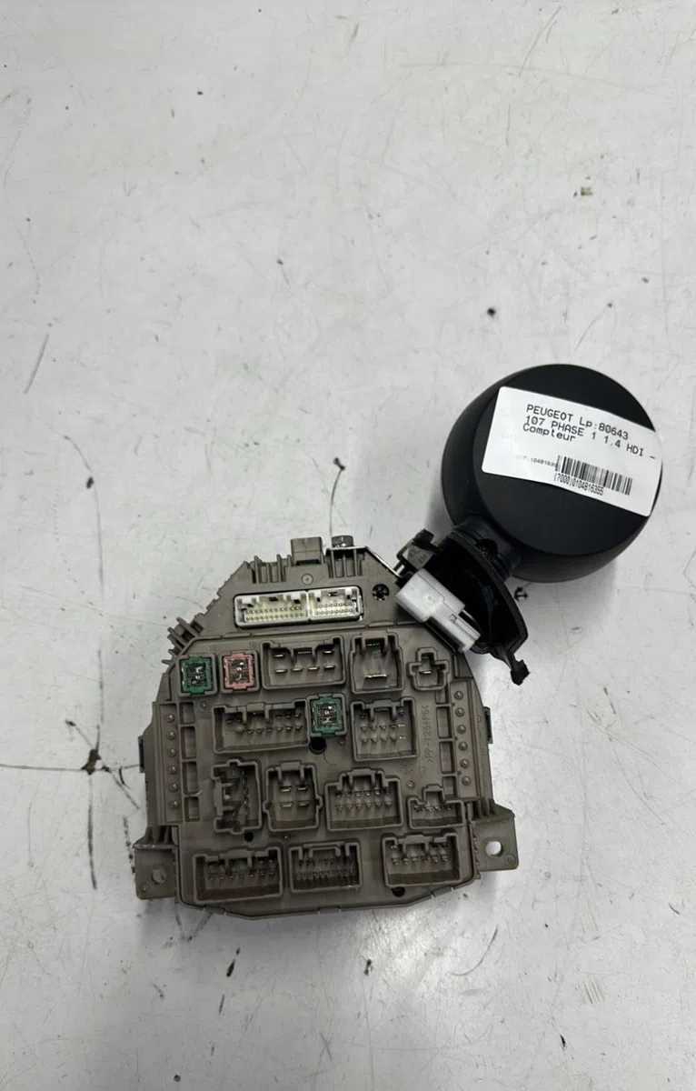 Compteur PEUGEOT 107 PHASE 1 occasion — photo 2